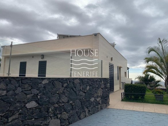 Beautiful Villa Located In Caldera Del Rey Costa Adeje 820