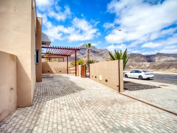 Luxury villa in San Eugenio for sale