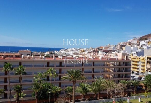 Apartment with a beautiful sea view in the Los Cristianos region