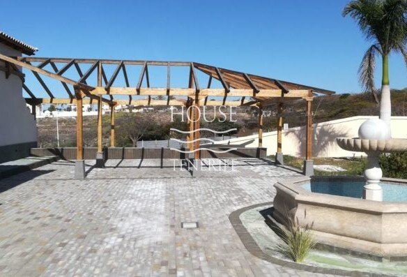 villa in Adeje for sale