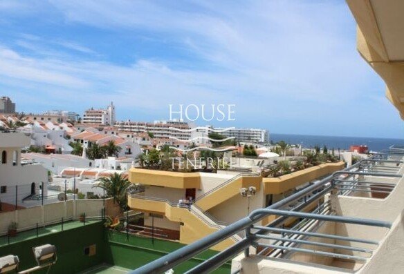 Apartment for sale in the residential complex Santa Maria 3 * in the Costa Adeje region