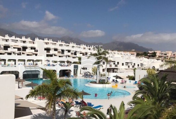 attention a luxury duplex for sale located in the complex Adeje Paradise in the town of Playa Paraíso