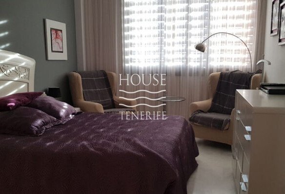 Beautiful one bedroom apartment on the beach in La Caleta