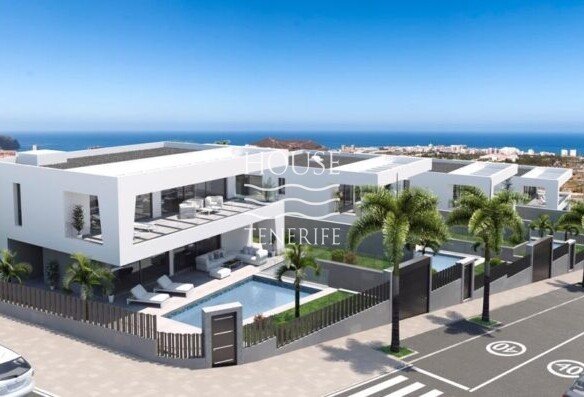 villa in Los Cristianos for sale