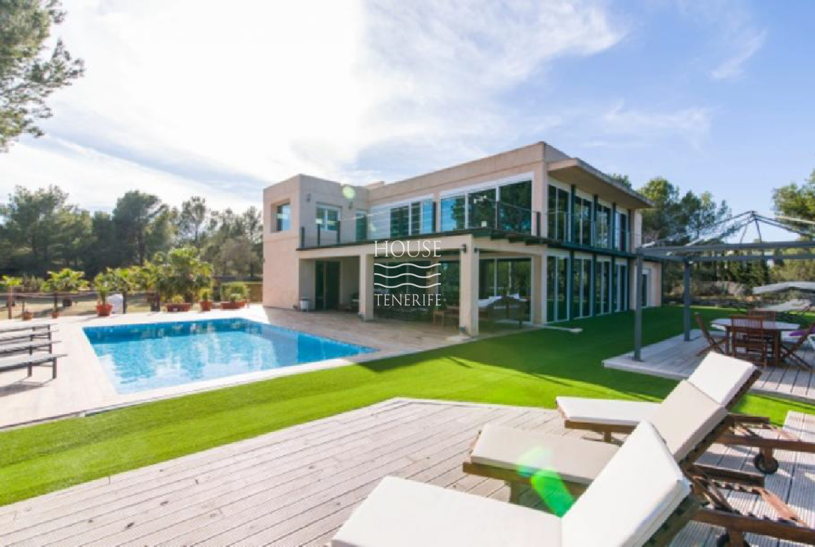 Villa 5 Bedrooms Cala Jondal 908
