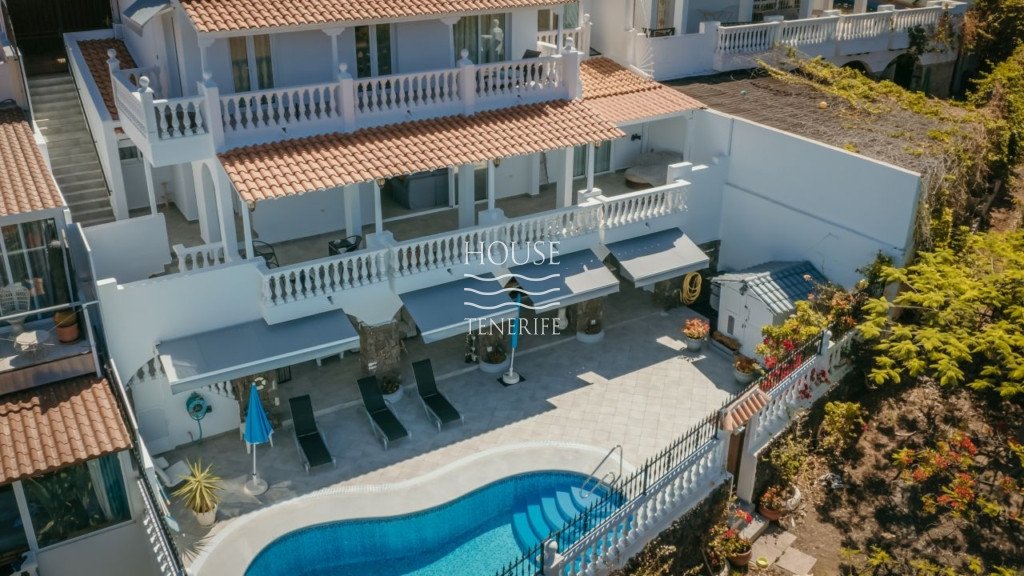 Villa for Sale in Torviscas Costa Adeje with Ocean View