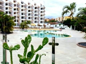 Spacious and Bright Apartment in the Heart of Los Cristianos