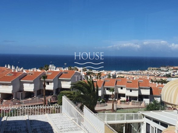 Beautiful Townhouse In Las Mimosas 1294