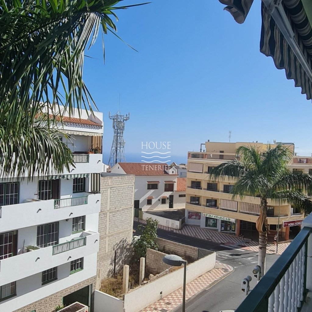 Spacious Three-Bedroom Apartment with Ocean View in Adeje
