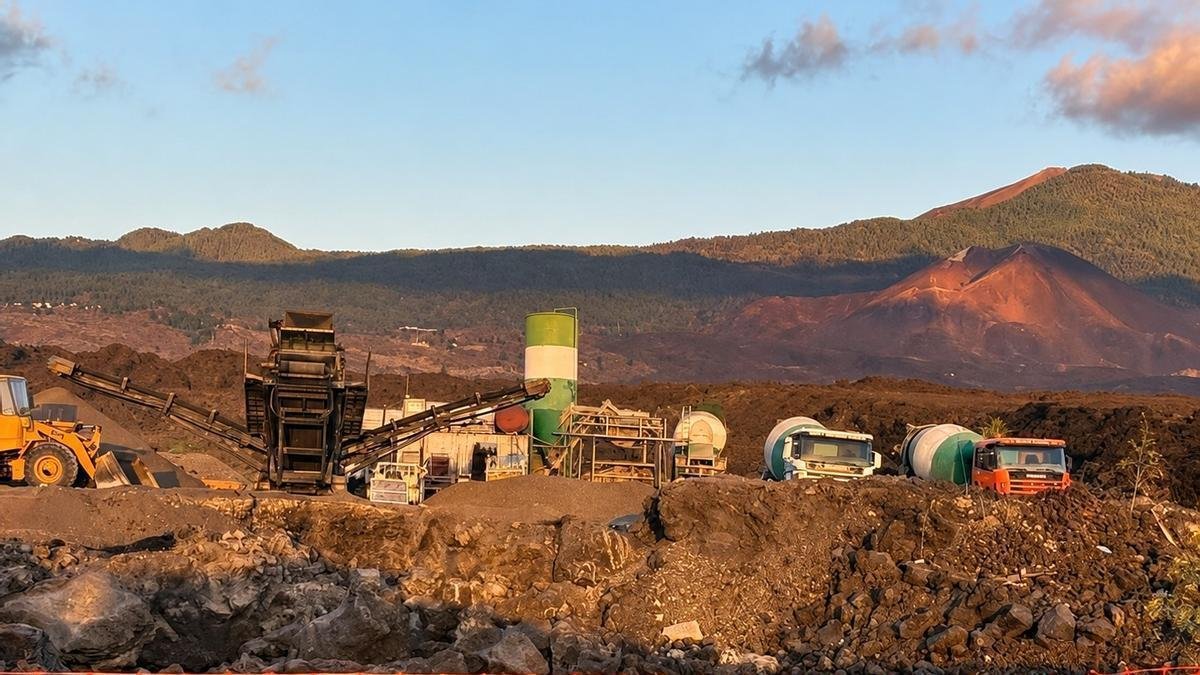 Extraction illégale de roches volcaniques confrontée à des obstacles juridiques