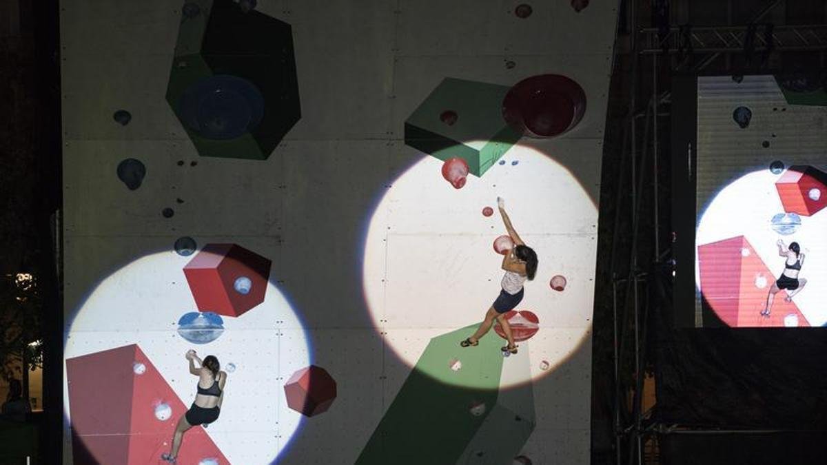Experience GRAVITEO Festival and Explore A Coruña