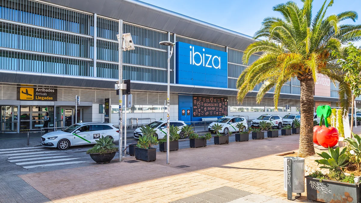 La expansión del aeropuerto de Ibiza genera preocupaciones locales