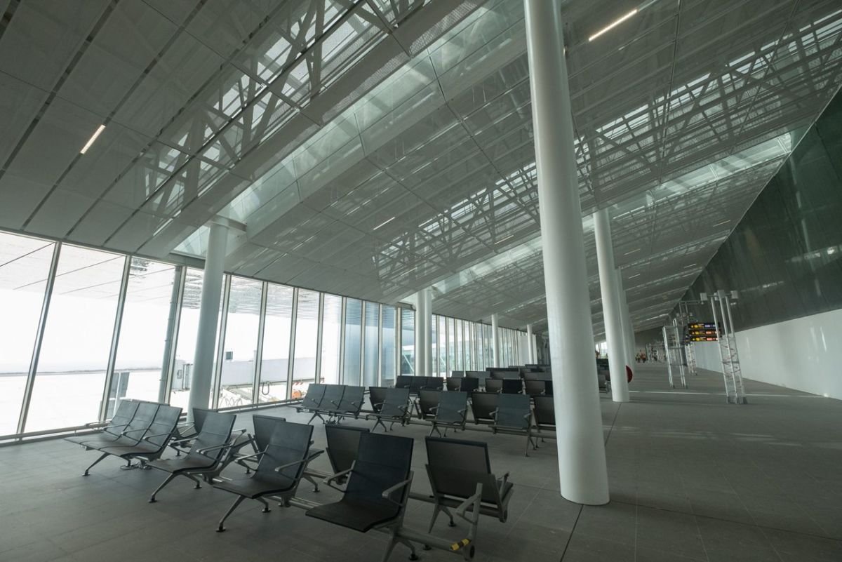 Dringende Überarbeitung des Ausschreibungsverfahrens für den Flughafen Teneriffa Süd erforderlich